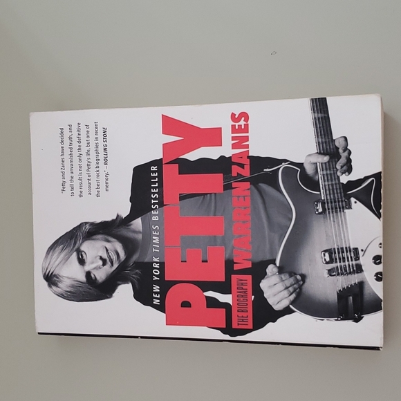 St.Martin's Other - 'PETTY'•The Biography by Warren Zanes•2015•EUC•book bio•